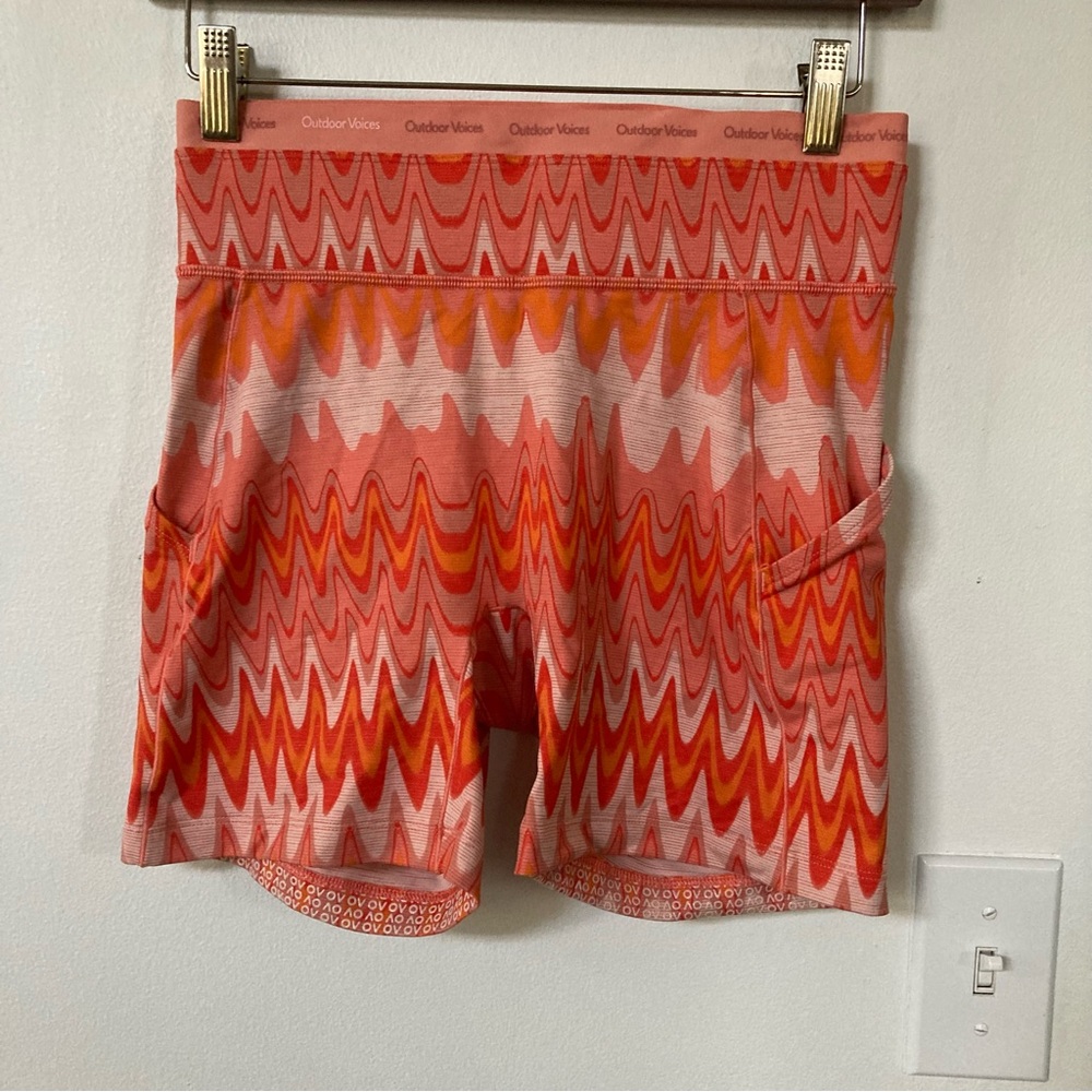 Outdoor Voices TechSweat 5" Thrive Shorts in Grapefruit Helios - Picture 8 of 12